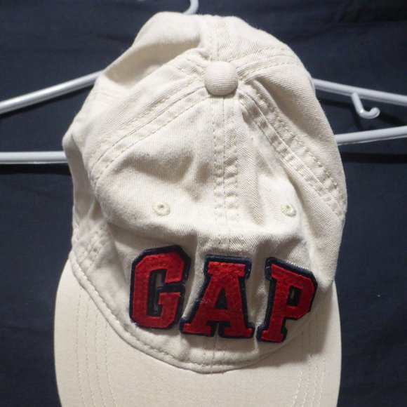 GAP, adult medium / large cap with adjustable strap, GUC - Picture 2 of 9